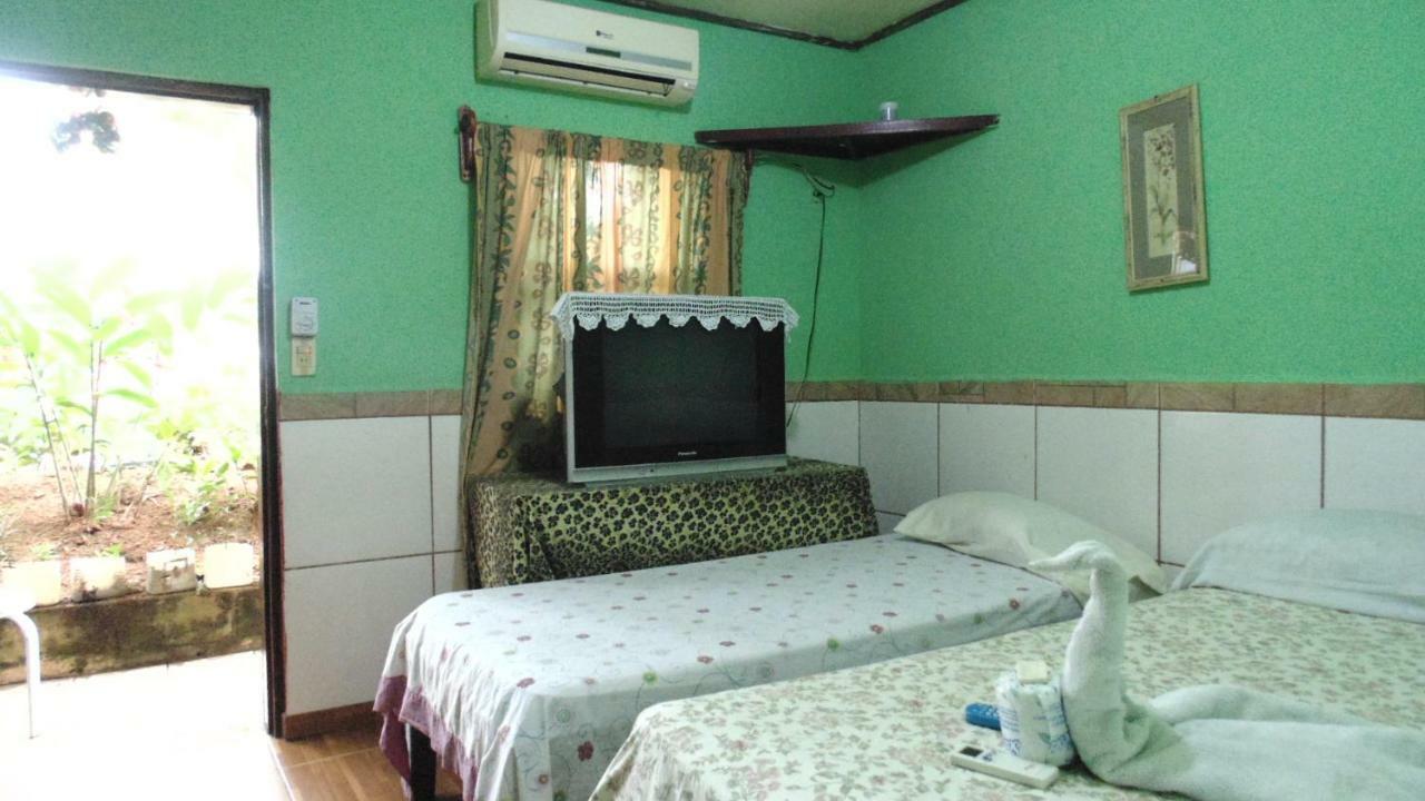 Hotel Economica Coxen Hole Bagian luar foto