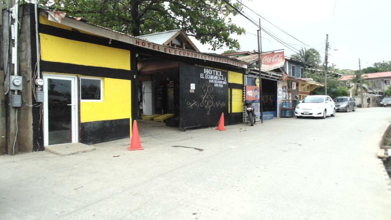 Hotel Economica Coxen Hole Bagian luar foto
